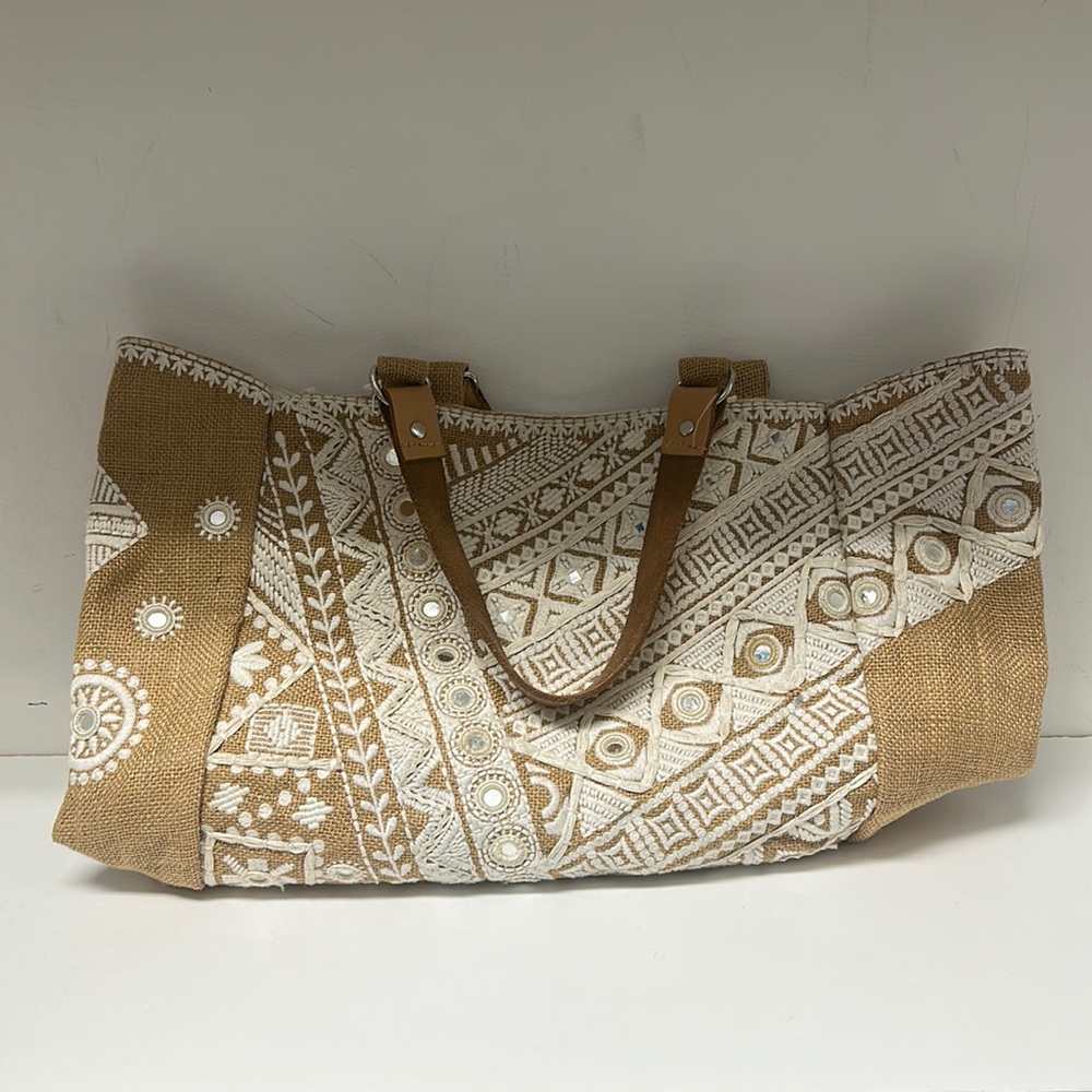 Starmela Beach tote with mirror details